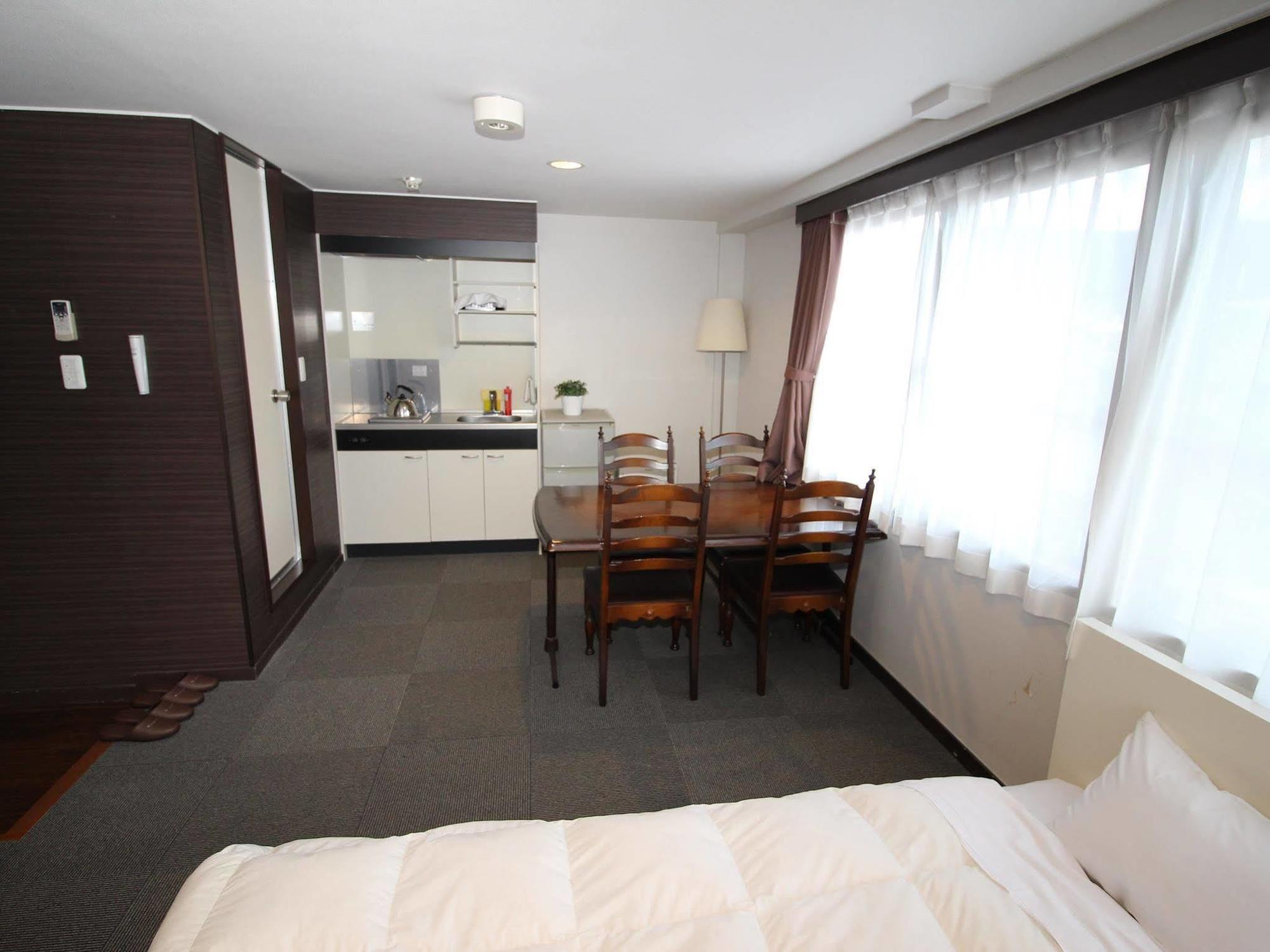 Hotel Chrysantheme Kyoto Exterior photo
