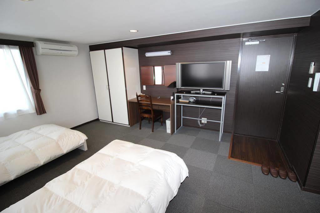 Hotel Chrysantheme Kyoto Exterior photo